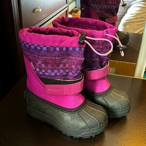 Columbia winter boots size 13.